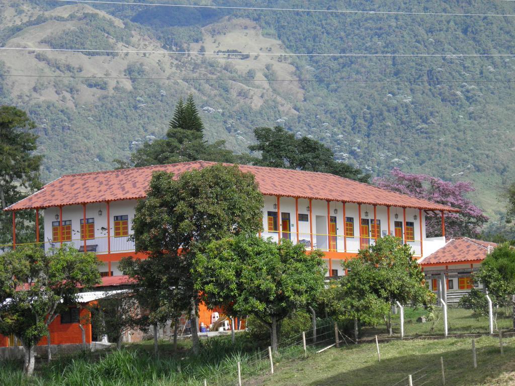 Finca Hotel La Rivera Calarcá Buitenkant foto