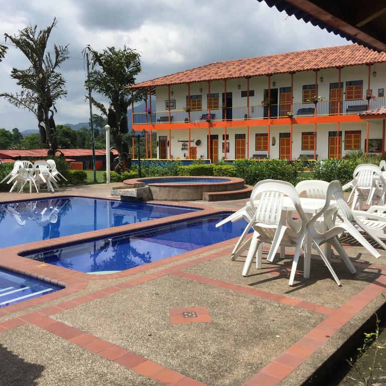 Finca Hotel La Rivera Calarcá Buitenkant foto