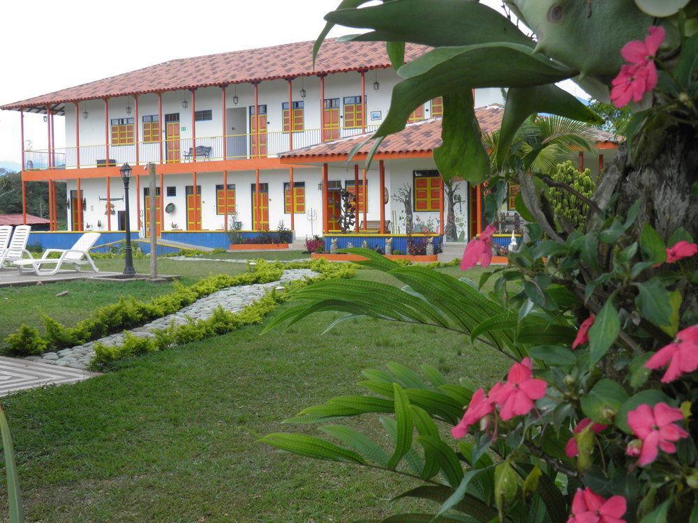 Finca Hotel La Rivera Calarcá Buitenkant foto