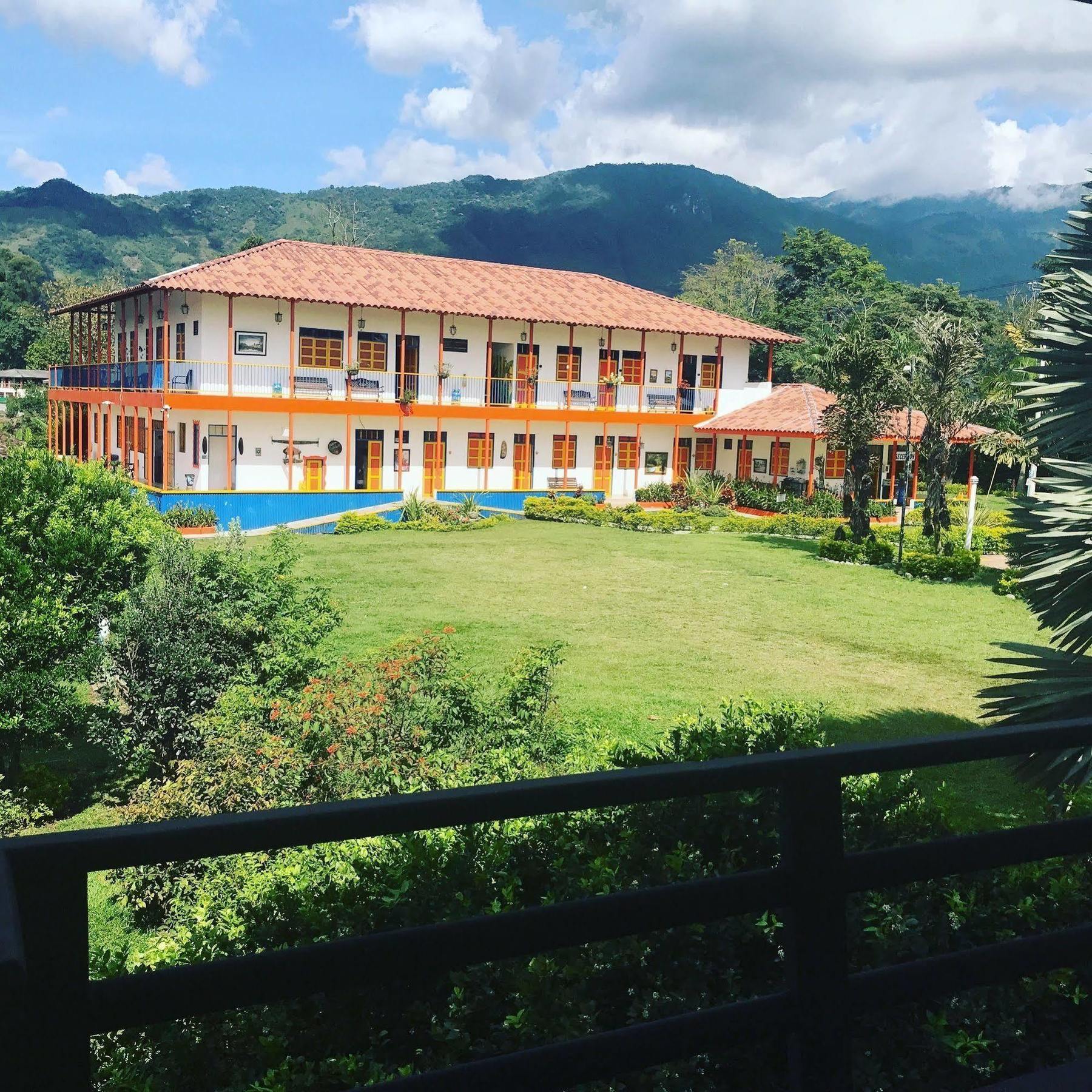 Finca Hotel La Rivera Calarcá Buitenkant foto