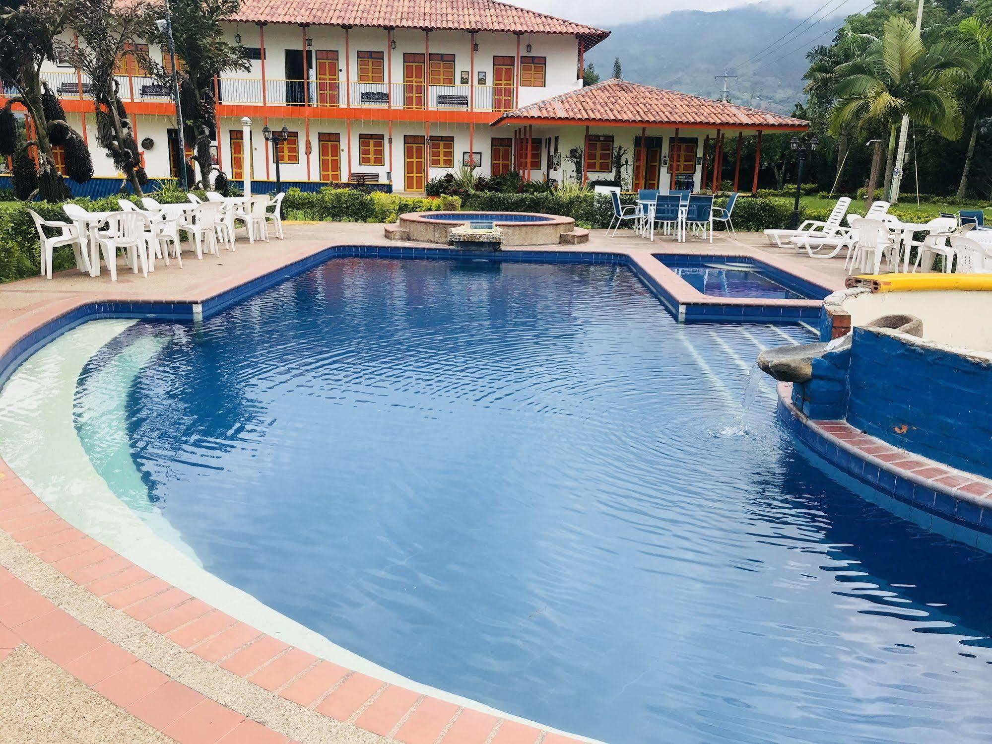 Finca Hotel La Rivera Calarcá Buitenkant foto